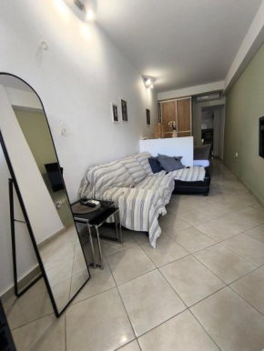 Apartment 1' to Metro 4stops to Athens